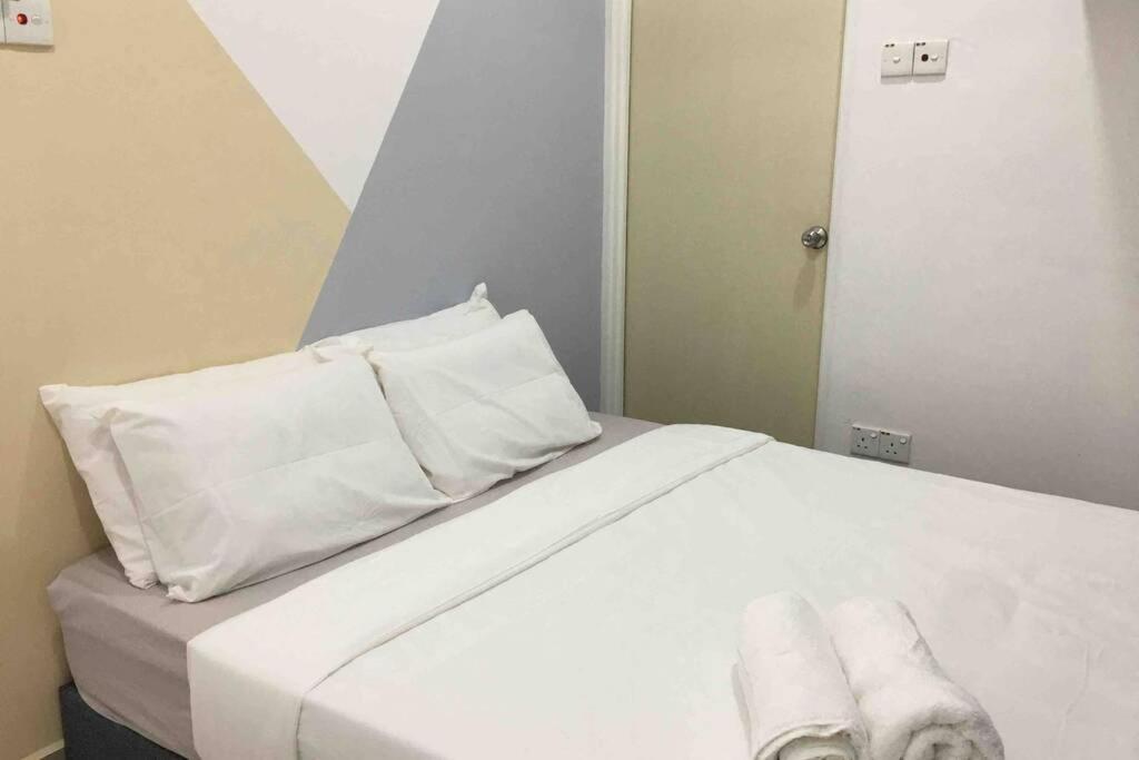 新山22Pax :Taman Pelangi Party House Nearby Midvelly别墅 外观 照片