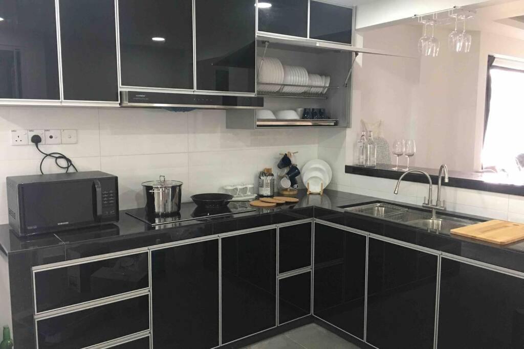 新山22Pax :Taman Pelangi Party House Nearby Midvelly别墅 外观 照片