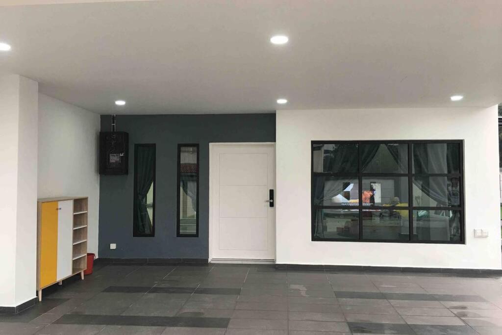 新山22Pax :Taman Pelangi Party House Nearby Midvelly别墅 外观 照片