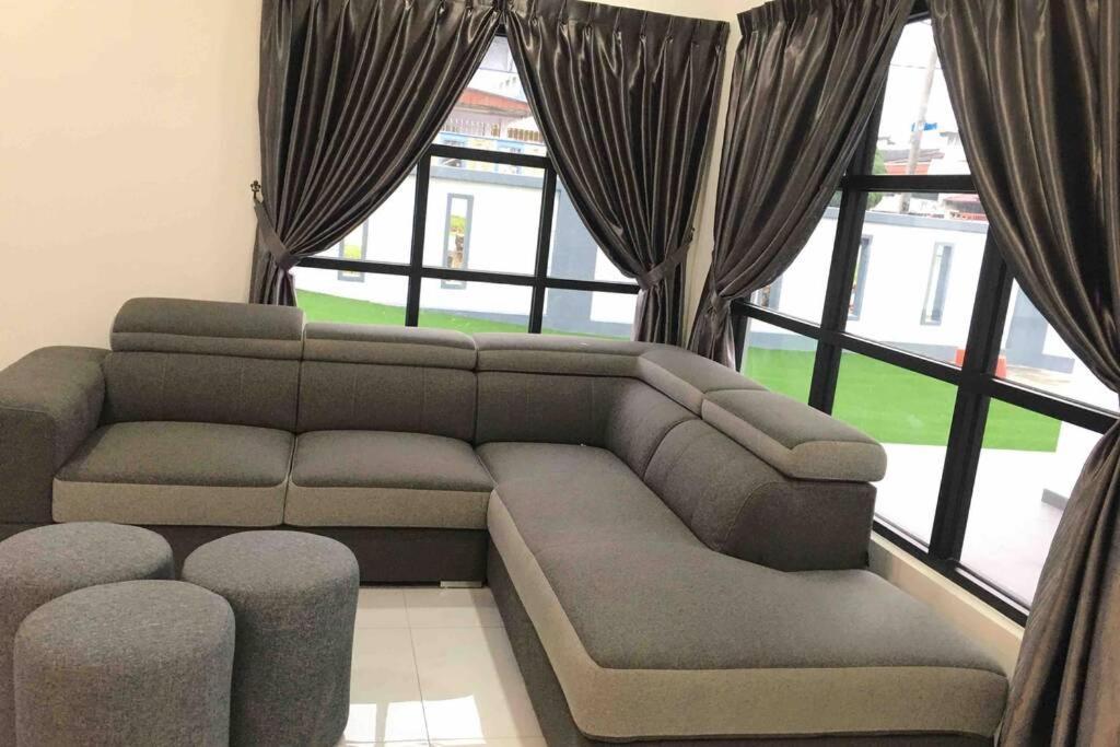 新山22Pax :Taman Pelangi Party House Nearby Midvelly别墅 外观 照片